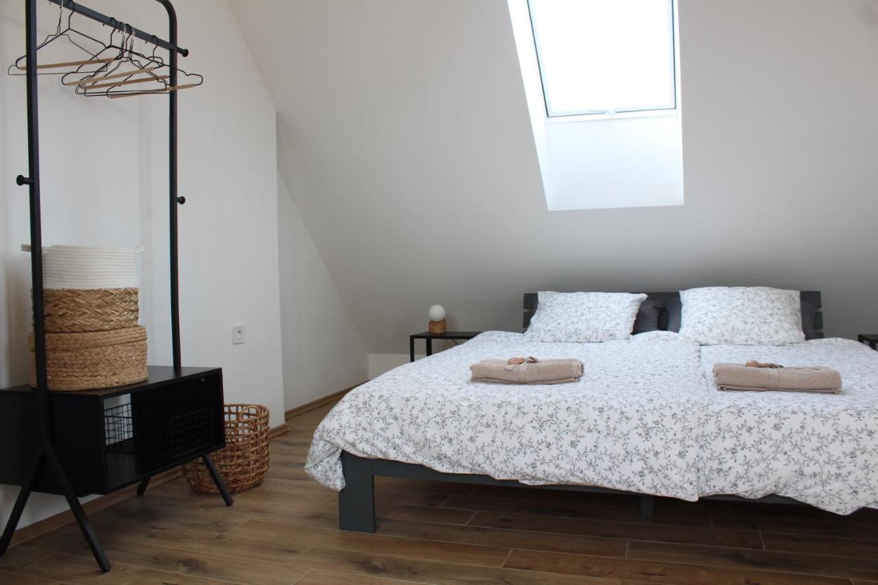 Bed and Breakfast Kafe V Obyvaku Битов Экстерьер фото