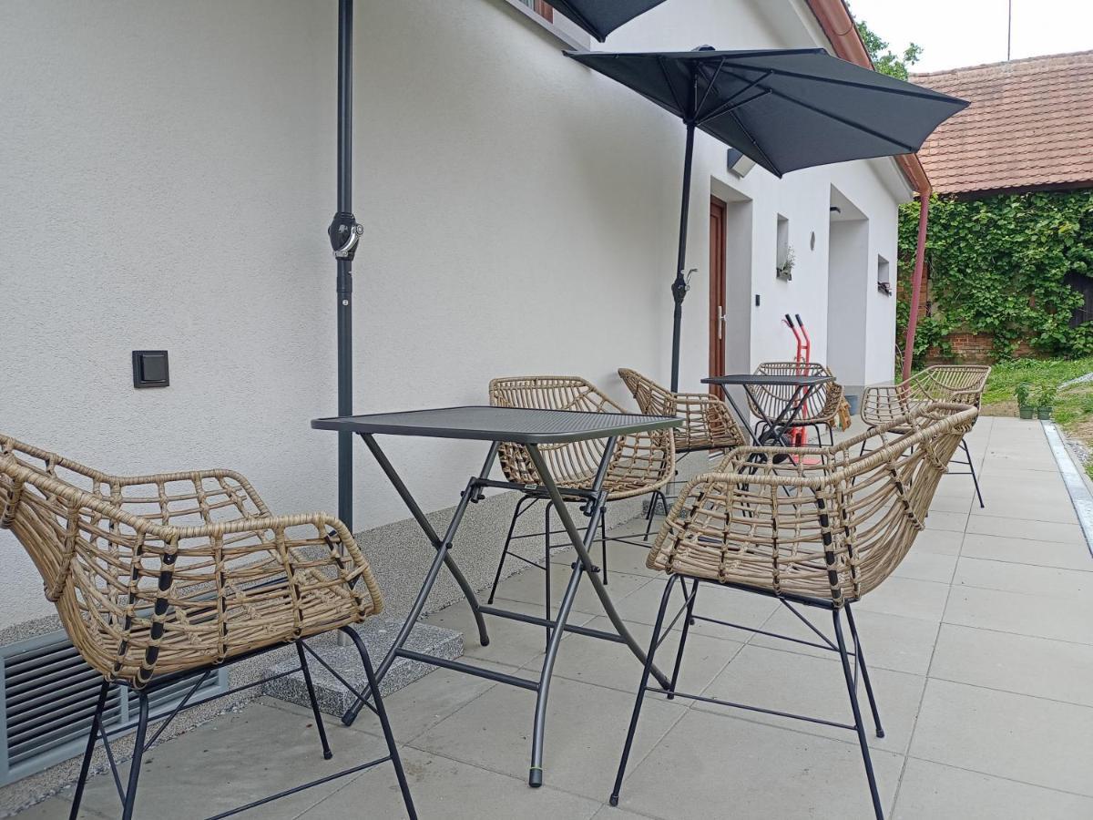 Bed and Breakfast Kafe V Obyvaku Битов Экстерьер фото
